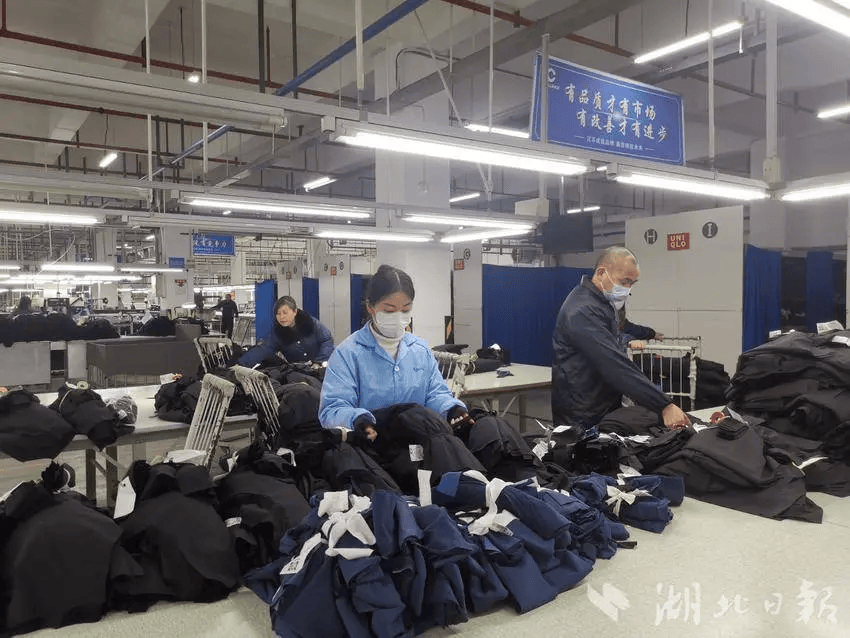 纺织订单分化加剧 服装服饰零售市场的冰与火