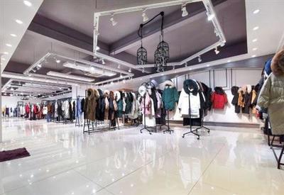 服装加盟与服装服饰批发的机遇与策略