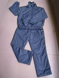 拼牌运动套装与多元零售 福州荣登贸易的产业布局探析